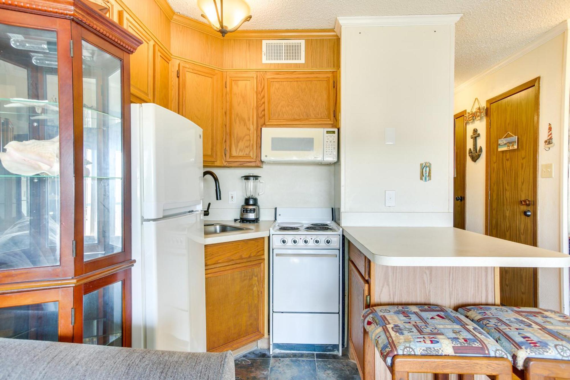 Galveston Retreat With Balcony And Gulf Views!アパートメント エクステリア 写真